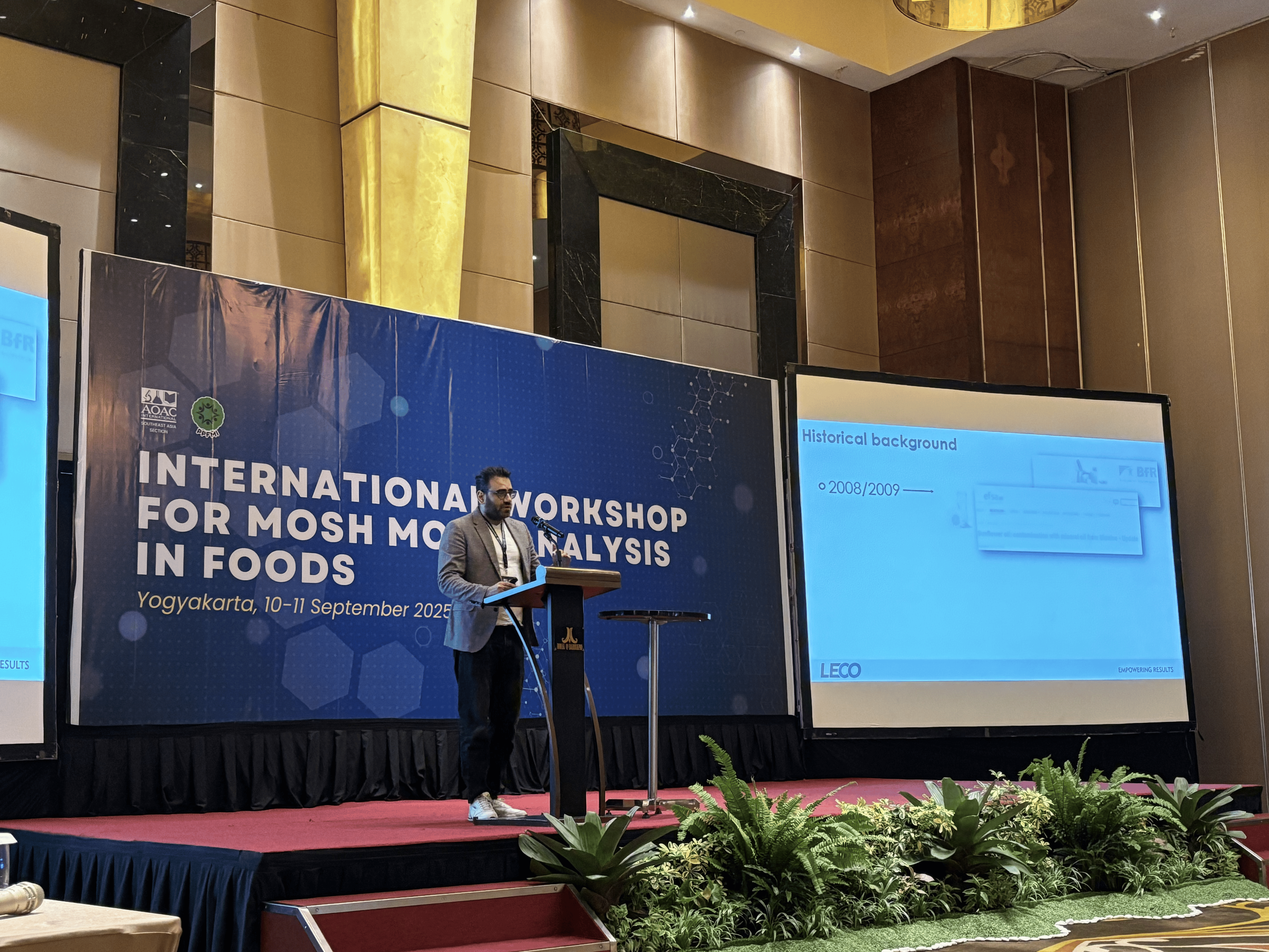 Pemaparan materi MOSH MOAH oleh Aous Khalefa